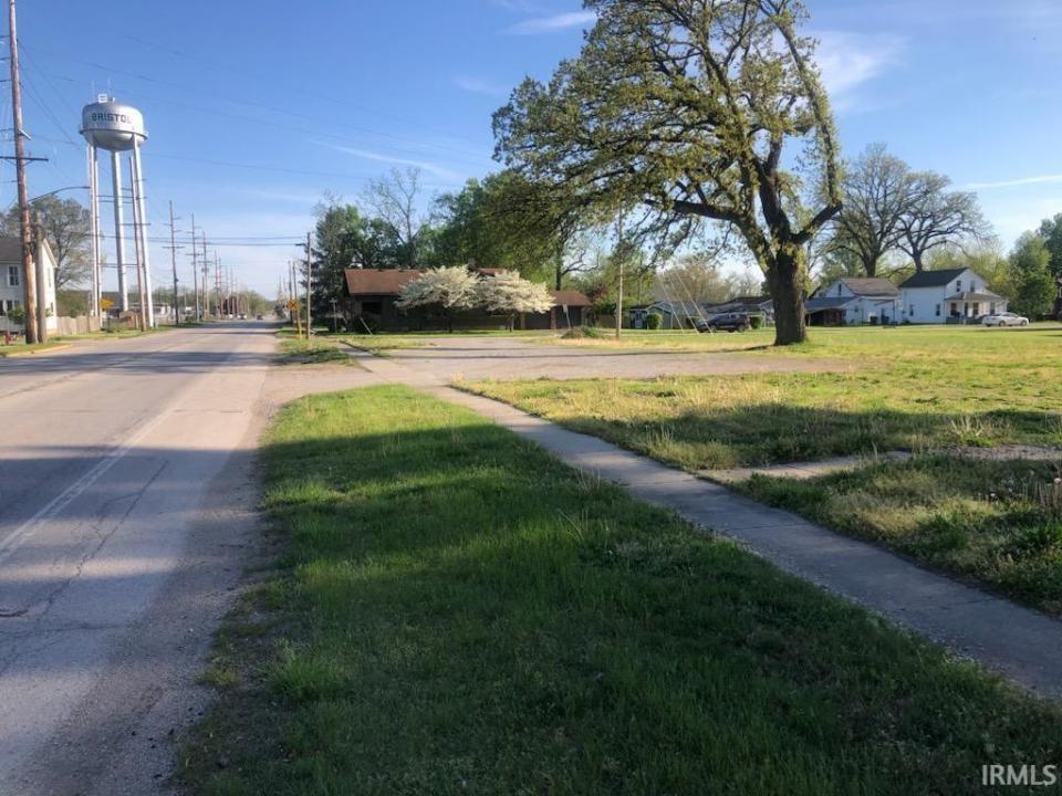 305 S Division Street, Bristol, Indiana 46507, Amerika Birleşik Devletleri