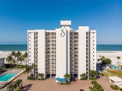 6400 Estero Boulevard 402, Fort Myers Beach, Florida 33931