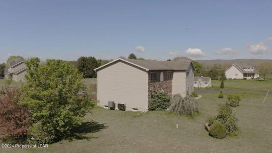 121 Alexander Drive, Sugarloaf, Pennsylvania 18249, USA