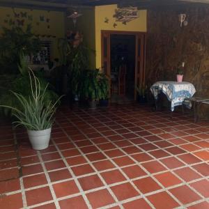 1ra Calle casa numero 3, Naguanagua, Carabobo 00001, Venezuela