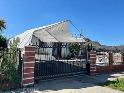 422 E. 81st Street, Los Angeles, California 90003, USA