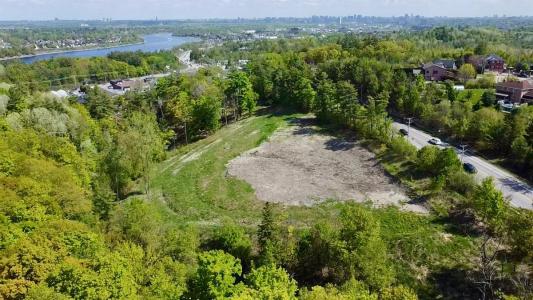 134  Route 105, Chelsea, Quebec J9B 1P4, Canada