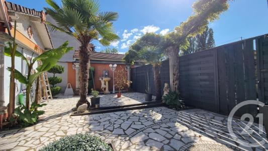 Moulins, Alvernia 03000, Francia