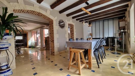Moulins, Alvernia 03000, Francia
