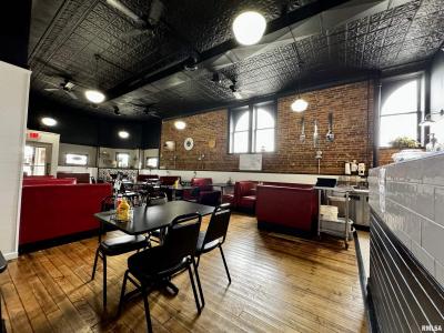 134 E MARKET Street, Colchester, Illinois 62326, Estados Unidos