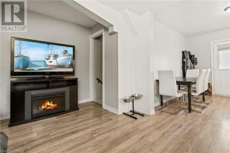 207 BEAVER STREET, Thorold, Ontario L2V 1B8, Canada