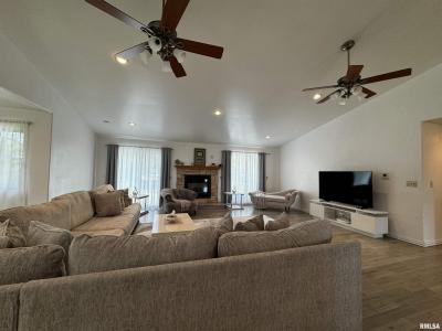 1324 GRAND Avenue, Macomb, Illinois 61455, Amerika Birleşik Devletleri