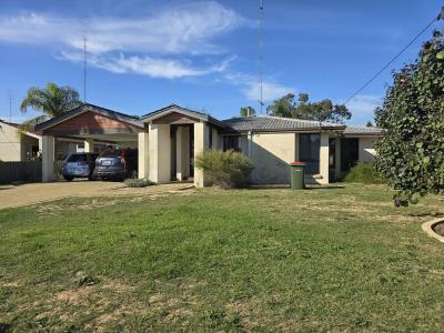 3 Bickerton Place, East Bunbury, WA 6230, Australia