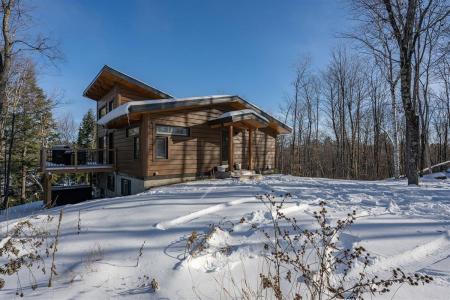 22  Ch. d'Eupen, Brownsburg-Chatham, Quebec J8G 2N7, Canada