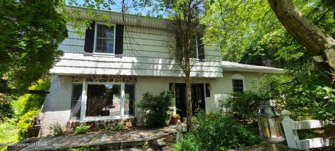 779 Evans Street, Hazleton, Pennsylvania 18201, USA