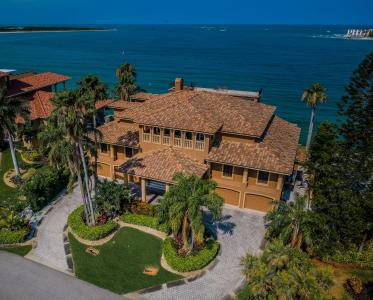 806 Columbus Dr, Tierra Verde, Florida 33715, USA