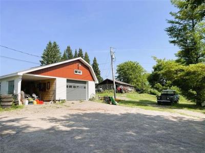 40Z Ch. des Outaouais, L'Île-du-Grand-Calumet, Quebec J0X 1J0, Kanada