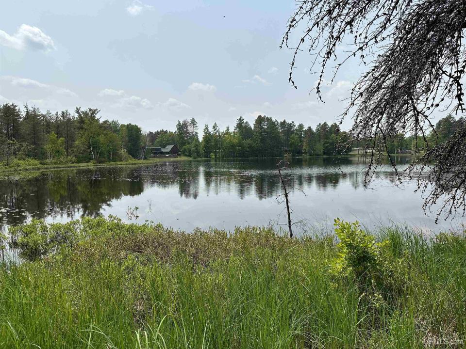 215 Driftwood, Gwinn, Michigan 49841, Stati Uniti
