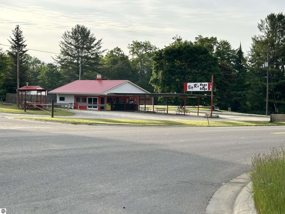 1876 W Ludington Drive, Farwell, Michigan 48622, Amerika Birleşik Devletleri