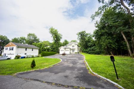 1 Kewanee Road, New Rochelle, New York 10804