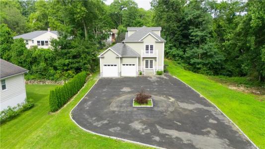 1 Kewanee Road, New Rochelle, New York 10804