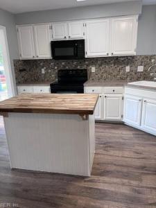 329 Nottingham Drive, Chesapeake, 弗吉尼亚州 23322, 美国