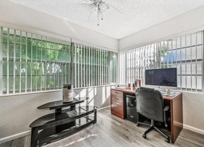 3220 Holiday Springs Boulevard 1-307, Margate, Floryda 33063, USA