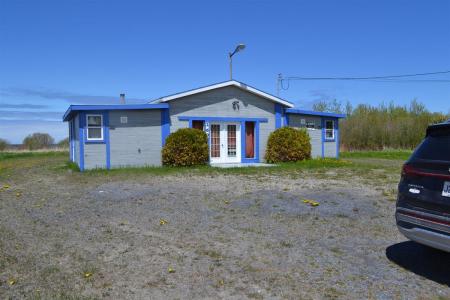 260 Boul. Ste-Anne E., Quebec G4V 1N7, Canada