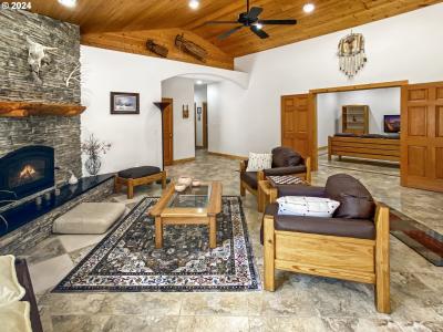 5831 OLD HIGHWAY 99, Ashland, Орегон 97520, Соединенные Штаты
