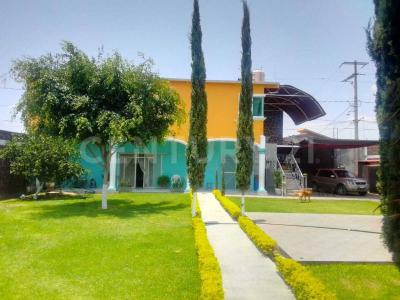 Casa con Jardin, por Carr. Mexico-Oaxaca, Los Laureles 37,, Cuautla, Morelos 62742, México