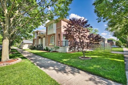7455 Kenneth Avenue, Skokie, Illinois 60076, USA