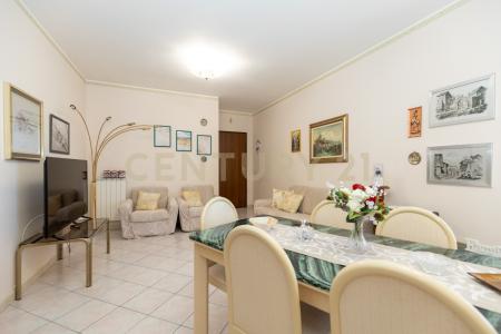 Via Trieste, Belpasso, Sicilia 95032, イタリア
