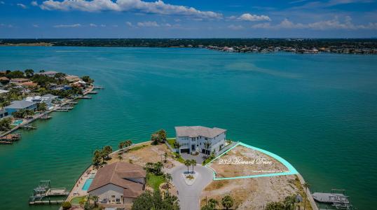 232 Howard Dr, Belleair Beach, Florida 33786