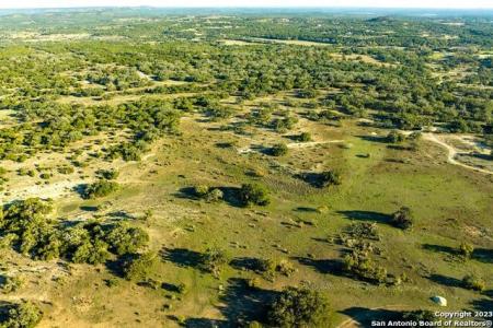 5548 N Us Highway 281, Blanco, Texas 78606