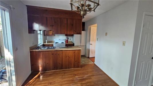 908 Ketch Court, Chesapeake, Virginia 23320