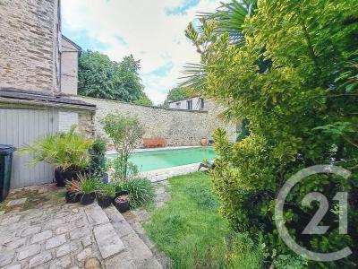 Melun, Île-de-France 77000, France