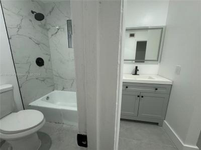 760 SE 5th Pl 760, Hialeah, Florida 33010, Stati Uniti