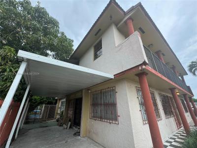 760 SE 5th Pl 760, Hialeah, Florida 33010, Stati Uniti