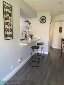 401 SW 86th Ave 103, Pembroke Pines, Florida 33025