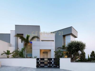 Mesa Geitonia, قبرص