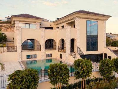 Mesa Geitonia, Chypre