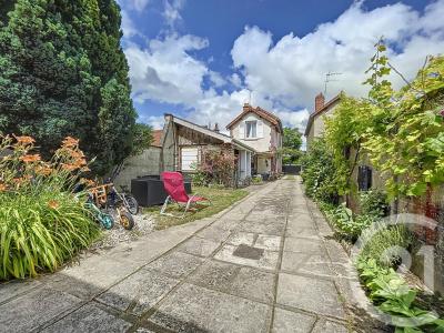 St Julien Les Villas, Champagne-Ardenne 10800, 法国