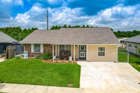 504 RUTH Drive, Avondale, Louisiana 70094