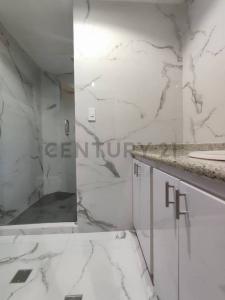 calle principal casas bote en alquiler, Lechería, Anzoategui 6016, فنزويلا
