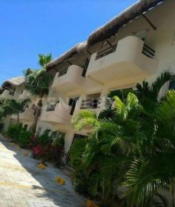 25AV ENTRE 22 Y 20 DEP 304,, Solidaridad / Riviera Maya, Quintana Roo 77710, Mexico