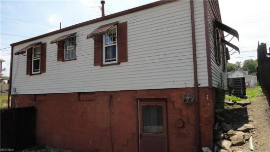 265 Indiana Ave., Chester, Virginie Occidentale 26034, États-Unis
