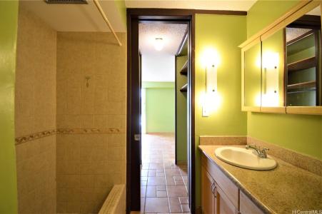 1655 Makaloa Street 2214, Honolulu, Hawaii 96814, USA