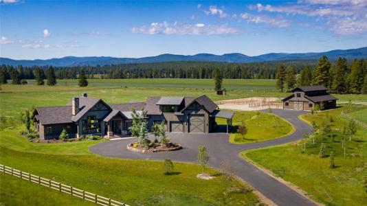 2046 Spring Prairie Ranch Road, Whitefish, Montana 59937, HOA KỲ