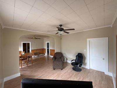 304 6th Avenue, Edgemont, Dakota Del Sur 57735, Estados Unidos