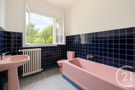 Suresnes, Île-de-France 92150, צרפת