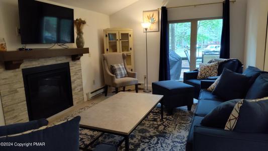 321 Stroud Court, Pocono Lake, Pennsylvania 18347, USA