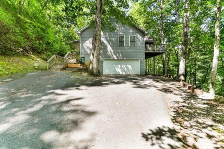 781 Fox Road, Hiawassee, Georgia 30546