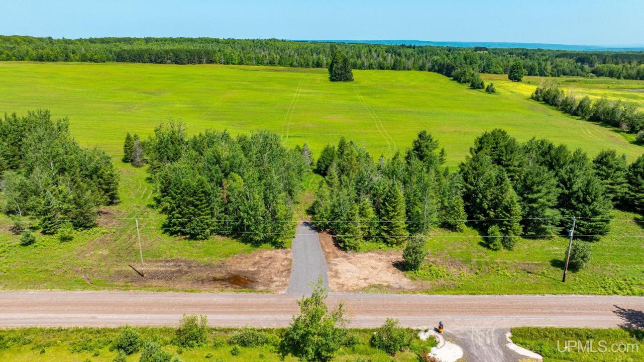 TBD4 Upper Massie, Chassell, Michigan 49916