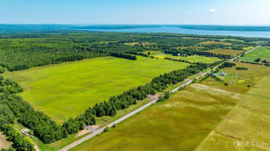 TBD4 Upper Massie, Chassell, Michigan 49916