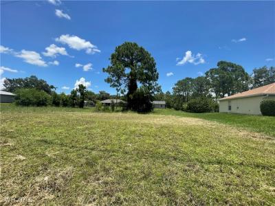 4204 3rd Street W, Lehigh Acres, Florida 33971, USA